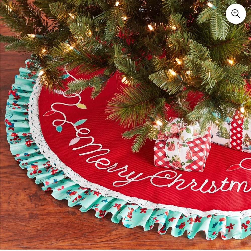 #531 The Pioneer Woman 48” Tree Skirt